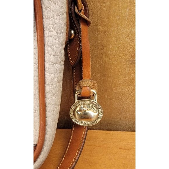 Vintage Dooney & Bourke All-Weather Leather Surrey Crossbody Bag - Picture 3 of 16